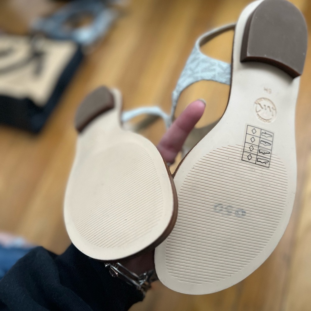 Size 6 Brand new Michael Kors sandals. NWT - Picture 4 of 4